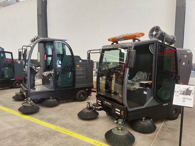 揚(yáng)子掃地機(jī)